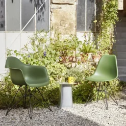 Eames RE Plastic Armchair DAR spisestuestol Chrome