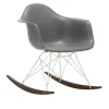 Eames RE Plastic Armchair RAR gyngestol White/Dark Maple