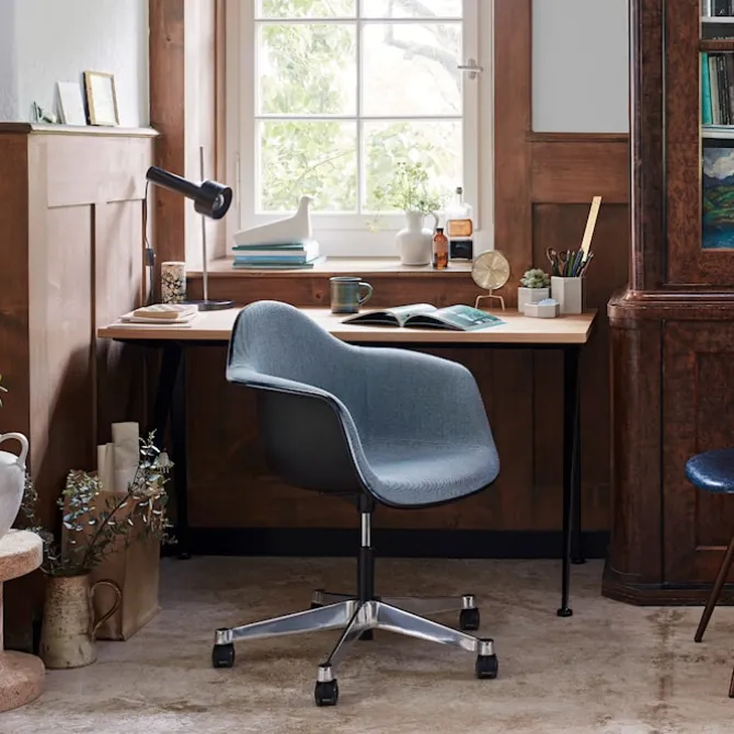Eames RE Plastic Armchair PACC kontorstol