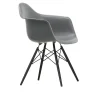 Eames RE Plastic Armchair DAW spisestuestol Black Maple