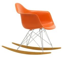 Eames RE Plastic Armchair RAR gyngestol Chrome/Golden Maple