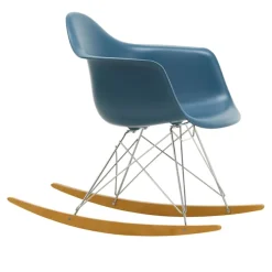Eames RE Plastic Armchair RAR gyngestol Chrome/Golden Maple