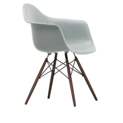 Eames RE Plastic Armchair DAW spisestuestol Dark Maple
