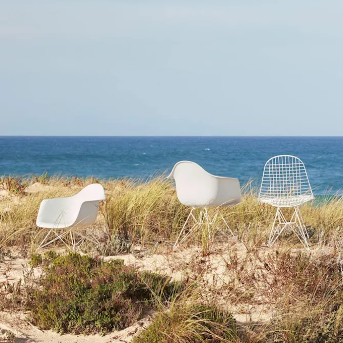 Eames RE Plastic Armchair LAR lenestol Chrome