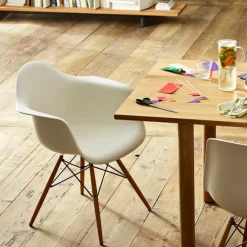 Eames RE Plastic Armchair DAW spisestuestol Ash Honey Tone