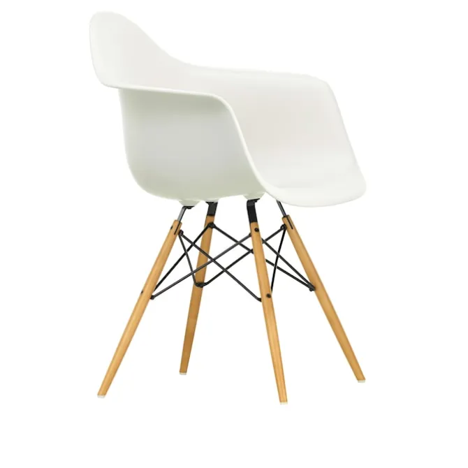 Eames RE Plastic Armchair DAW spisestuestol Golden Maple
