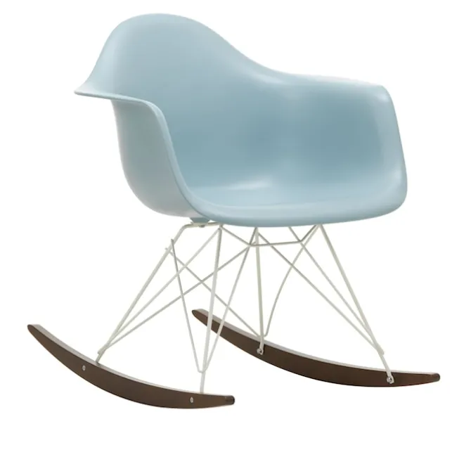 Eames RE Plastic Armchair RAR gyngestol White/Dark Maple