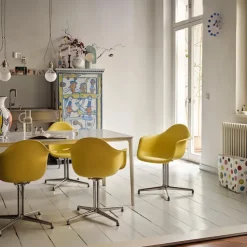 Eames RE Plastic Armchair DAL konferansestol