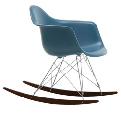 Eames RE Plastic Armchair RAR gyngestol Chrome/Dark Maple