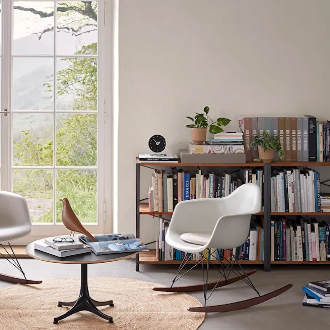 Eames RE Plastic Armchair RAR gyngestol Basic Dark/Dark Maple