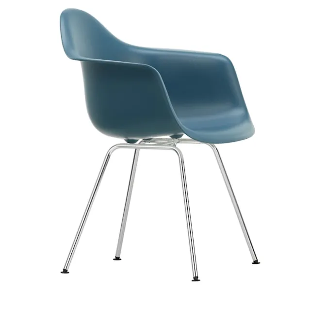 Eames RE Plastic Armchair DAX spisestuestol Chrome