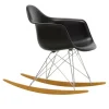 Eames RE Plastic Armchair RAR gyngestol Chrome/Golden Maple