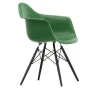 Eames RE Plastic Armchair DAW spisestuestol Black Maple