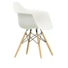 Eames RE Plastic Armchair DAW spisestuestol Golden Maple
