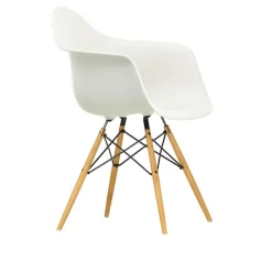 Eames RE Plastic Armchair DAW spisestuestol Golden Maple