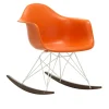 Eames RE Plastic Armchair RAR gyngestol White/Dark Maple