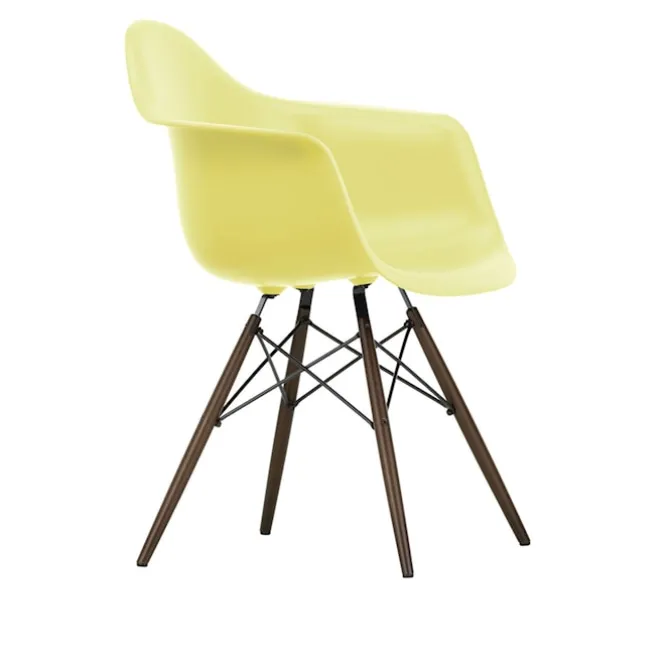 Eames RE Plastic Armchair DAW spisestuestol Dark Maple