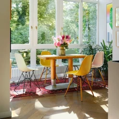 Eames RE Plastic Chair DSW stol Golden Maple