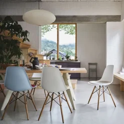 Eames RE Plastic Chair DSW stol Dark Maple