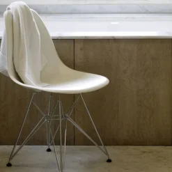 Eames RE Plastic Chair DSR stol White