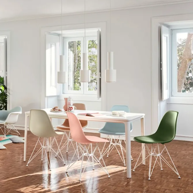 Eames RE Plastic Chair DSR stol White