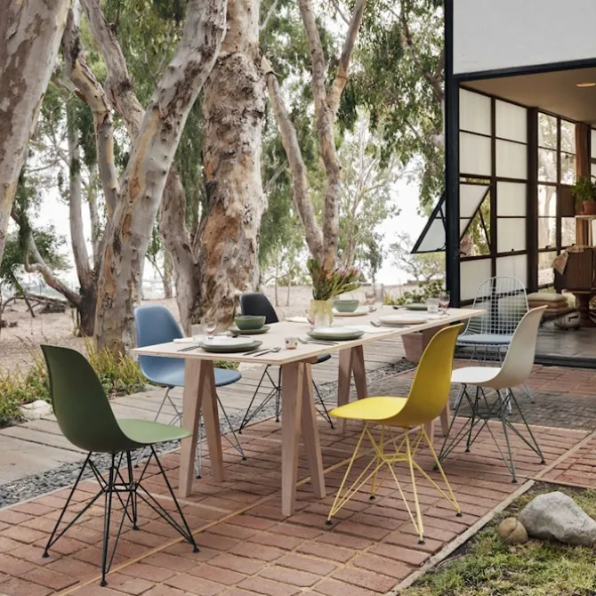 Eames RE Plastic Chair DSR stol White