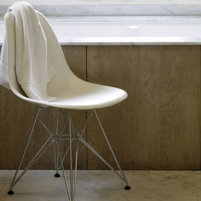 Eames RE Plastic Chair DSR stol White