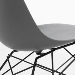 Eames RE Plastic Side Chair LSR stol Basic Dark