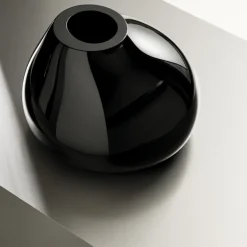Ebon Vase Black
