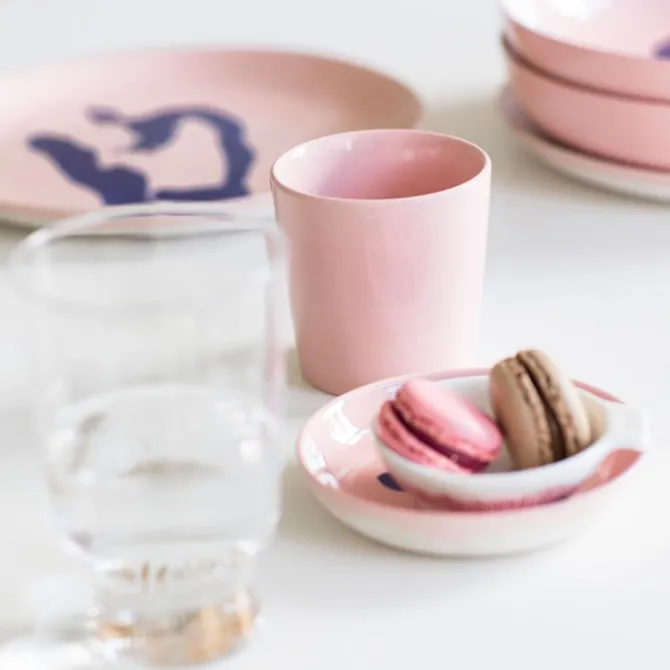 Feast Dish - Delicious Pink Pepper Blue