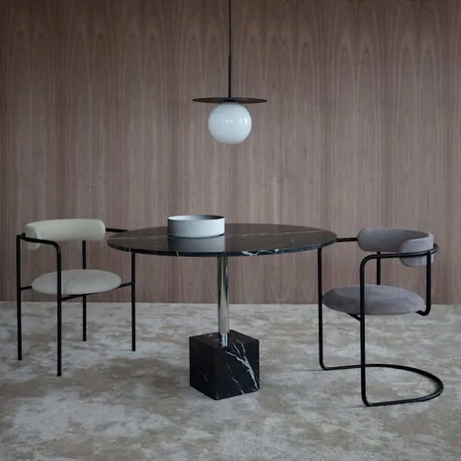 FF Cantilever Chair Rounded Black Legs
