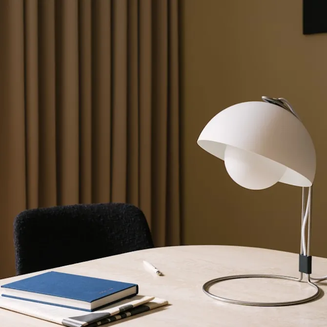 Flowerpot VP4 Desk Lamp