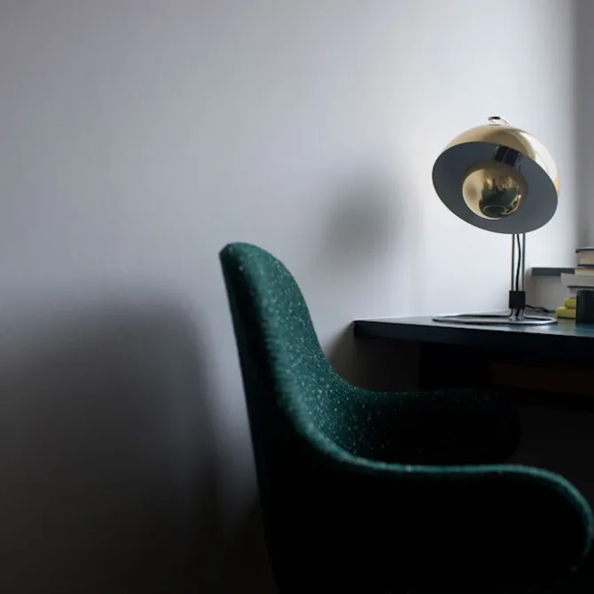 Flowerpot VP4 Desk Lamp