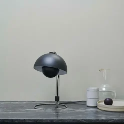 Flowerpot VP4 Desk Lamp