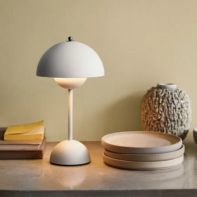 Flowerpot VP9 Portable Table Lamp