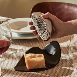 Forma Cheese grater