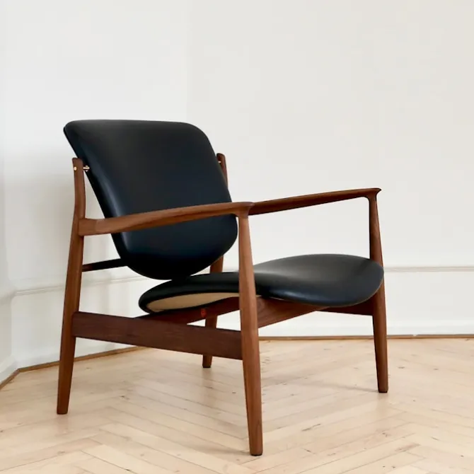 France stol Dark oiled oak