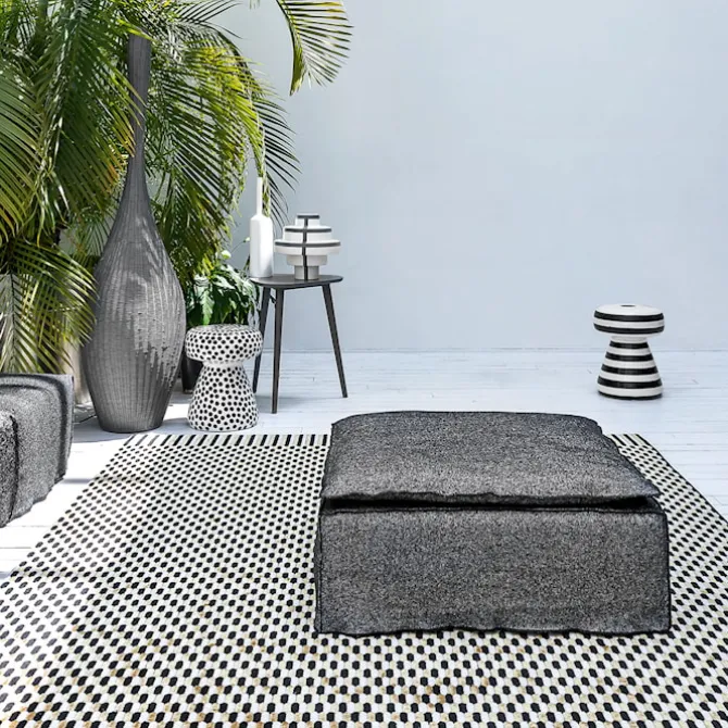 Ghost 06P Ottoman