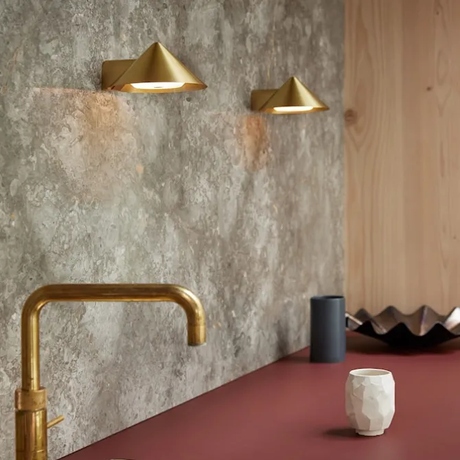 Grasp Vegglampe