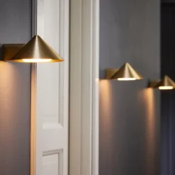 Grasp Vegglampe