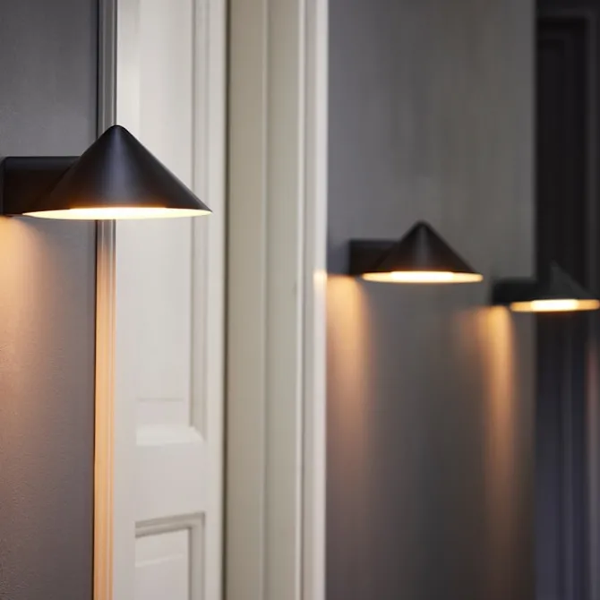 Grasp Vegglampe