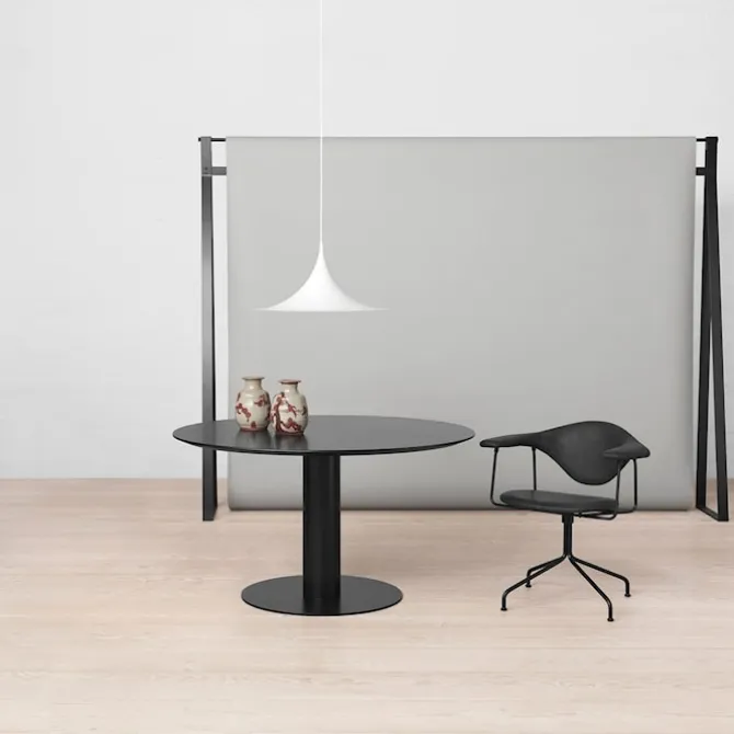 GUBI 2.0 spisebord Ø130 cm svart