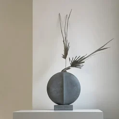 Guggenheim Vase Mini