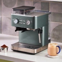 Halvautomatisk espressomaskin med kvern einer 5KES6551EJP