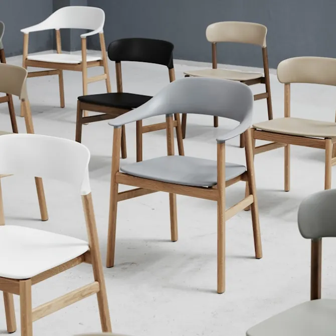 Herit Chair Black Oak