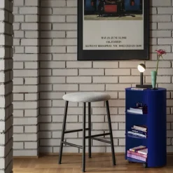 Hide Pedestal