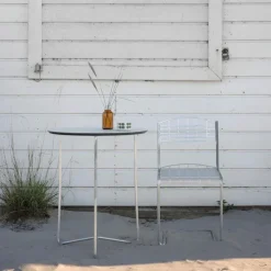 Høyteknologisk spisegruppe rundt bord Ø60cm & 2 stoler
