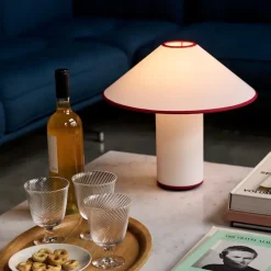 Inland AV41 hjørnesofa varm svart ben