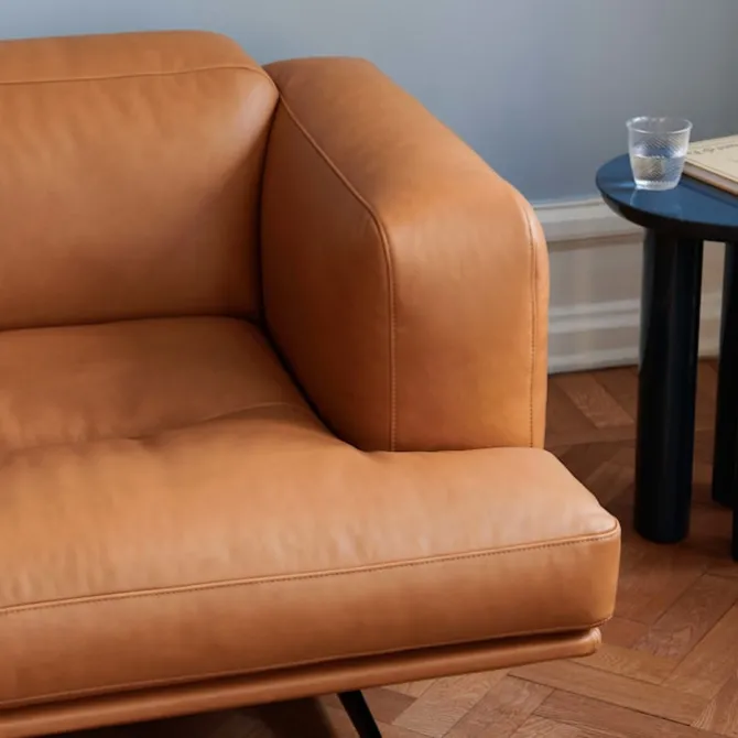 Inland AV23 3-seters sofa polert aluminium ben