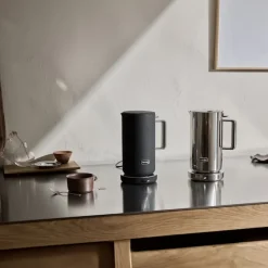 Kettle vannkoker svart
